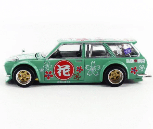 Datsun KAIDO 510 Wagon Hanami V2 – 1:64 | Mini GT